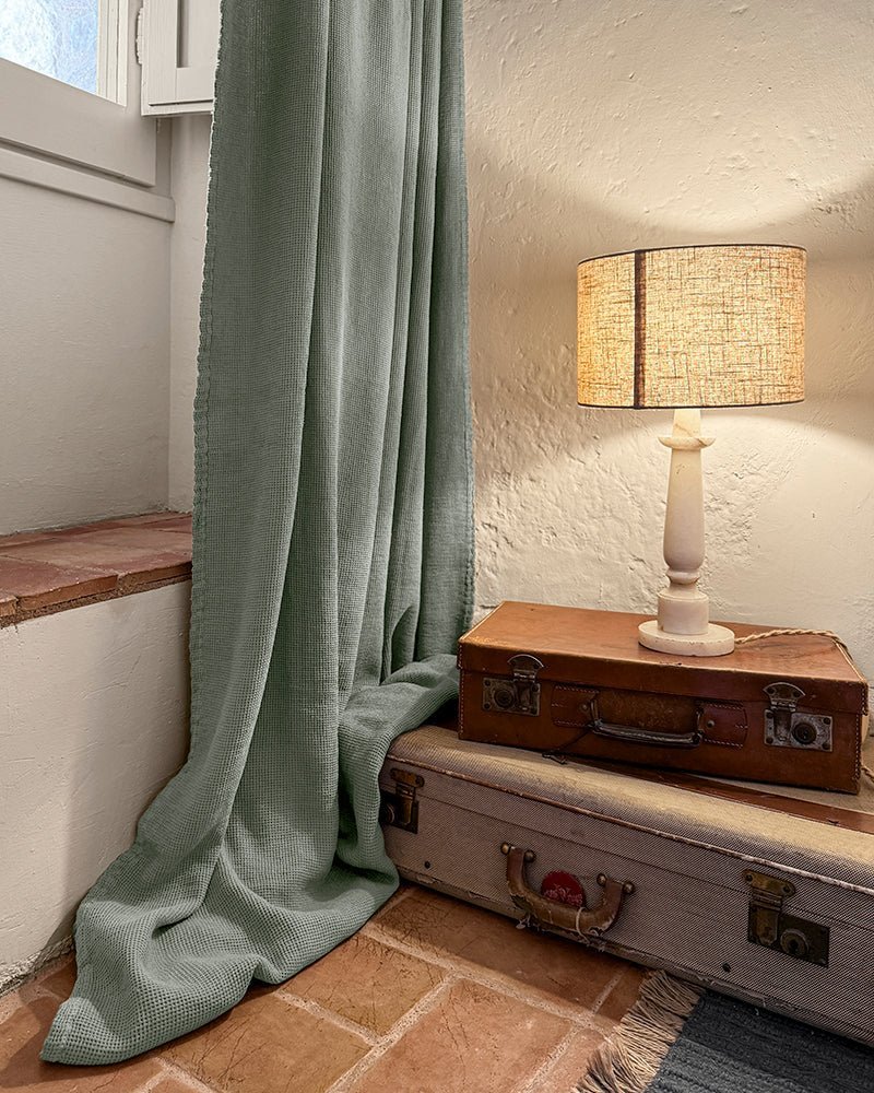 Transforma tu salón: ideas de cortinas que llenan de vida y sostenibilidad tu hogar - Aiguavista